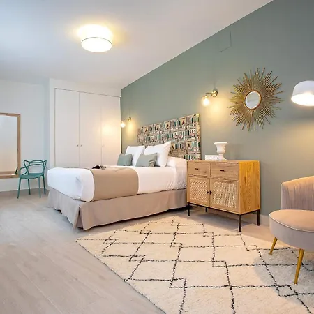 Genteel Teatro Gongora Апартаменти